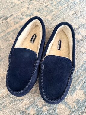 Lands' End Youth Navy Suede Moccasin Slippers (size 5m)